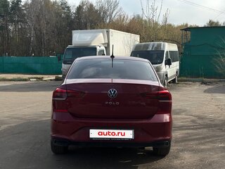 2022 Volkswagen Polo VI, красный, 1700000 рублей, вид 4