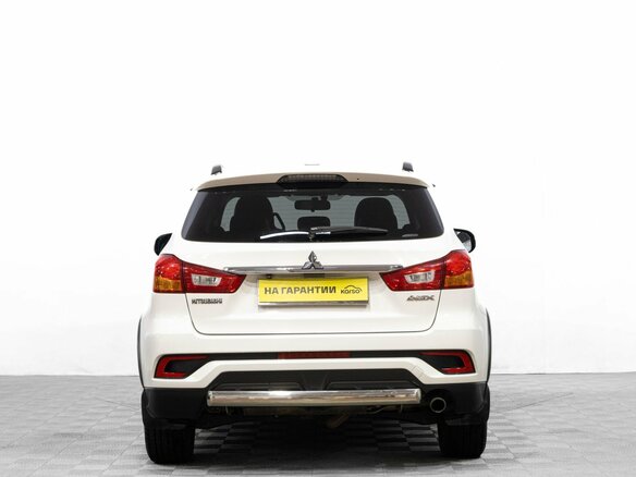 2017 Mitsubishi ASX I Рестайлинг 2, белый, 1989000 рублей - вид 4