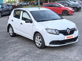 2018 Renault Sandero II Рестайлинг, белый, 525000 рублей, вид 3