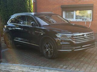 2021 Volkswagen Touareg III, чёрный, 7000000 рублей, вид 3