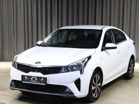 2020 Kia Rio IV Рестайлинг, белый, 1399000 рублей, вид 1