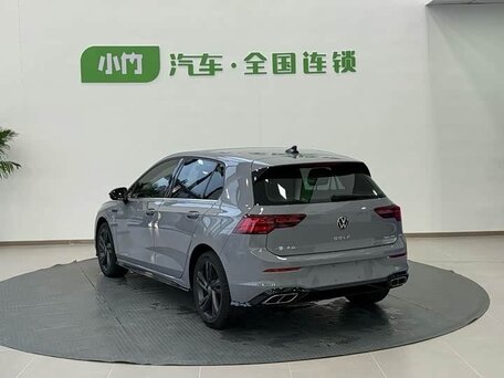 2023 Volkswagen Golf VIII, серый, 1950000 рублей, вид 4
