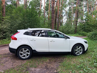 2013 Volvo V40 Cross Country I, белый, 1200000 рублей, вид 3