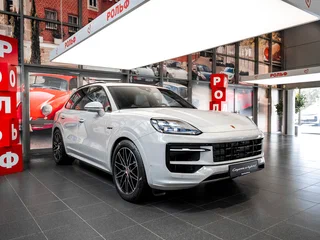 2025 Porsche Cayenne E-Hybrid III Рестайлинг, серый, 18025000 рублей, вид 3