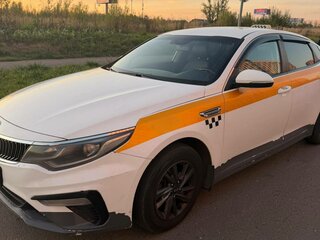 2020 Kia Optima IV Рестайлинг, белый, 899000 рублей, вид 4
