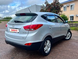 2013 Hyundai ix35 I Рестайлинг, серебристый, 2300000 рублей, вид 4