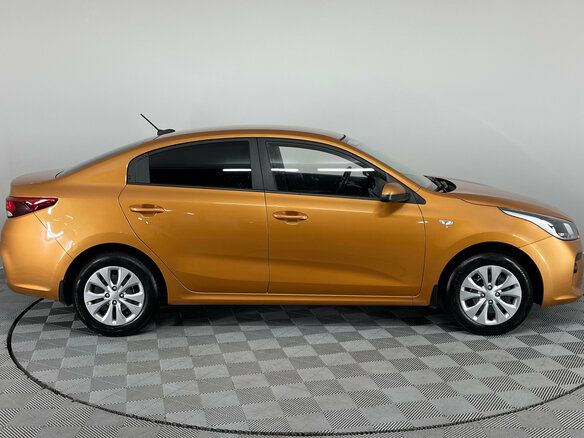 2019 Kia Rio IV, оранжевый, 1420000 рублей - вид 3