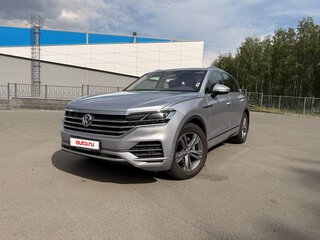 2020 Volkswagen Touareg III, серебристый, 5750000 рублей, вид 1
