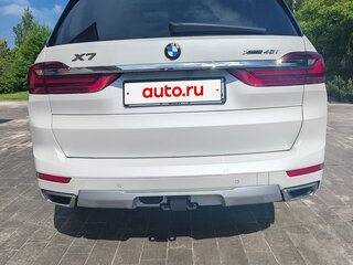 2021 BMW X7 40i I (G07), белый, 6700000 рублей, вид 4