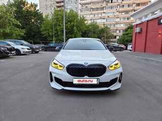 2019 BMW 1 серии M135i xDrive III (F40), белый, 2850000 рублей, вид 5