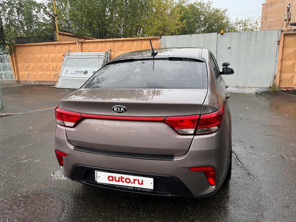 2018 Kia Rio IV, коричневый, 1550000 рублей - вид 8