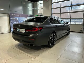 2020 BMW 5 серии 520i VII (G30/G31/G38) Рестайлинг, чёрный, 3900000 рублей, вид 4