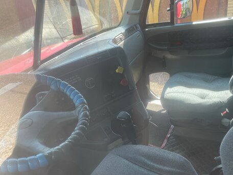 2003 Freightliner Columbia, красный, 1350000 рублей, вид 5