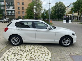2016 BMW 1 серии 118i II (F20/F21) Рестайлинг, белый, 1790000 рублей, вид 4