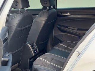2022 Volkswagen Golf VIII, белый, 2000000 рублей, вид 5