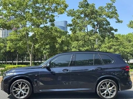 2024 BMW X5 30d IV (G05/G18), чёрный, 7209596 рублей, вид 5