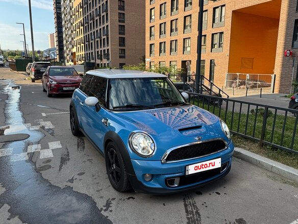 2013 Mini Hatch Cooper S II (R56) Рестайлинг, голубой, 1500000 рублей - вид 1