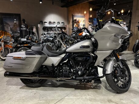2023 Harley-Davidson CVO Road Glide, серый, 4900000 рублей, вид 1
