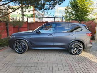 2020 BMW X5 45e IV (G05/G18), серый, 7400000 рублей, вид 5