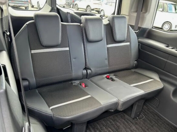 2021 Honda Stepwgn Spada V Рестайлинг, белый, 1897000 рублей - вид 12