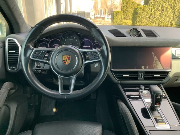 2021 Porsche Cayenne III, серый, 5900000 рублей - вид 27