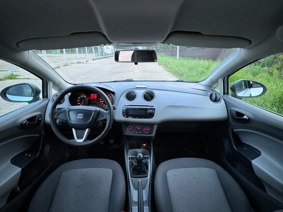 2008 SEAT Ibiza IV, серебристый, 400000 рублей - вид 5