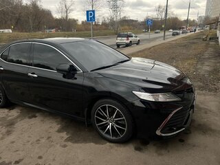 2019 Toyota Camry VIII (XV70), чёрный, 2520000 рублей, вид 2