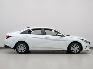 2022 Hyundai Elantra VII (CN7), белый, 2055000 рублей, вид 4