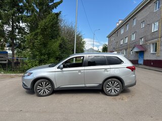 2019 Mitsubishi Outlander III Рестайлинг 3, серый, 2500000 рублей, вид 4