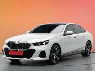 2024 BMW 5 серии 530i xDrive VIII (G60/G61/G68), белый, 8200000 рублей, вид 1
