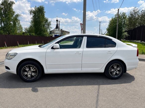 2013 Skoda Octavia II (A5) Рестайлинг, белый, 750000 рублей - вид 5