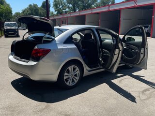 2010 Chevrolet Cruze I, серебристый, 660000 рублей, вид 1
