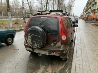 2009 Chevrolet Niva I Рестайлинг, красный, 325000 рублей, вид 4