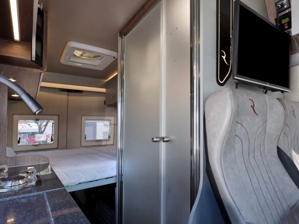 2023 Mercedes-Benz Sprinter, серебристый, 9800000 рублей - вид 18