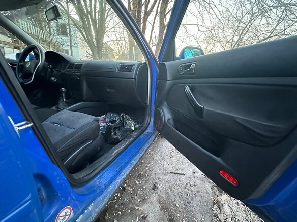 1998 Volkswagen Golf IV, синий, 215000 рублей - вид 6