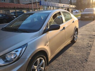 2014 Hyundai Solaris I, бежевый, 950000 рублей, вид 3