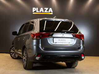 2019 Mitsubishi Outlander III Рестайлинг 3, серый, 2299000 рублей, вид 3