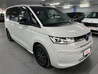 2022 Volkswagen Multivan T7, белый, 6490000 рублей, вид 3
