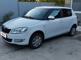 2013 Skoda Fabia II Рестайлинг, белый, 699000 рублей, вид 1