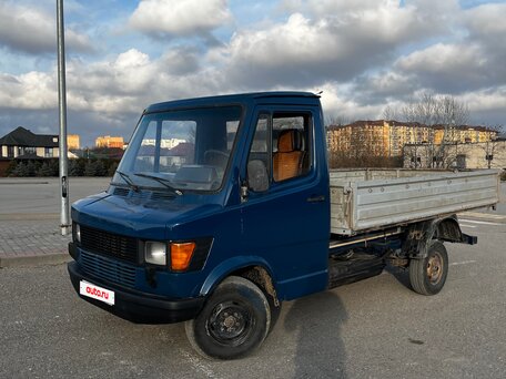 1992 Mercedes-Benz T1, синий, 400000 рублей, вид 1