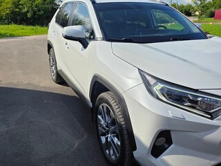 2022 Toyota RAV4 V (XA50), белый, 4150000 рублей, вид 1