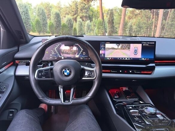 2024 BMW 5 серии 520i VIII (G60/G61/G68), серый - вид 5
