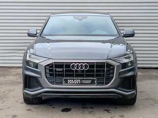 2019 Audi Q8 55 TFSI I (4M), серый, 4900000 рублей, вид 2