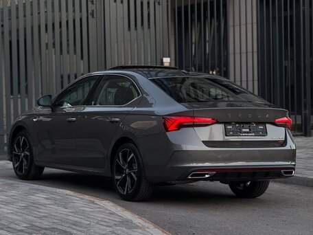 2023 Skoda Octavia IV (A8), серый, 2270000 рублей, вид 3