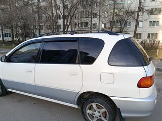1997 Toyota Ipsum I (M10), белый, 530000 рублей, вид 4