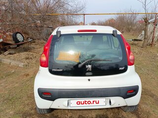 2011 Peugeot 107 I Рестайлинг, белый, 535000 рублей, вид 5