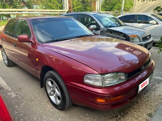 1993 Toyota Camry III (XV10), красный, 600000 рублей, вид 1