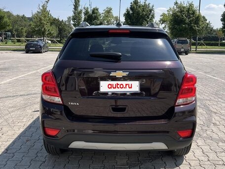 2022 Chevrolet Trax I Рестайлинг, пурпурный, 1300000 рублей, вид 4