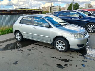 2005 Toyota Corolla IX (E120, E130) Рестайлинг, серебристый, 450000 рублей, вид 3