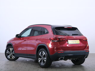 2020 Mercedes-Benz GLA 200 II (H247), красный, 3899000 рублей, вид 4